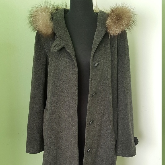 Ellen Tracy Jackets & Blazers - Ellen Tracy Gray Wool Coat w/ Fox Fur Trim Sz 8